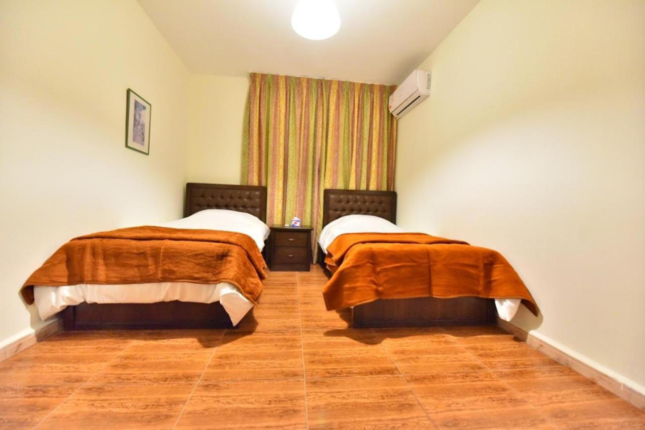 Al Farooq Hotel Apartments Аман Екстериор снимка