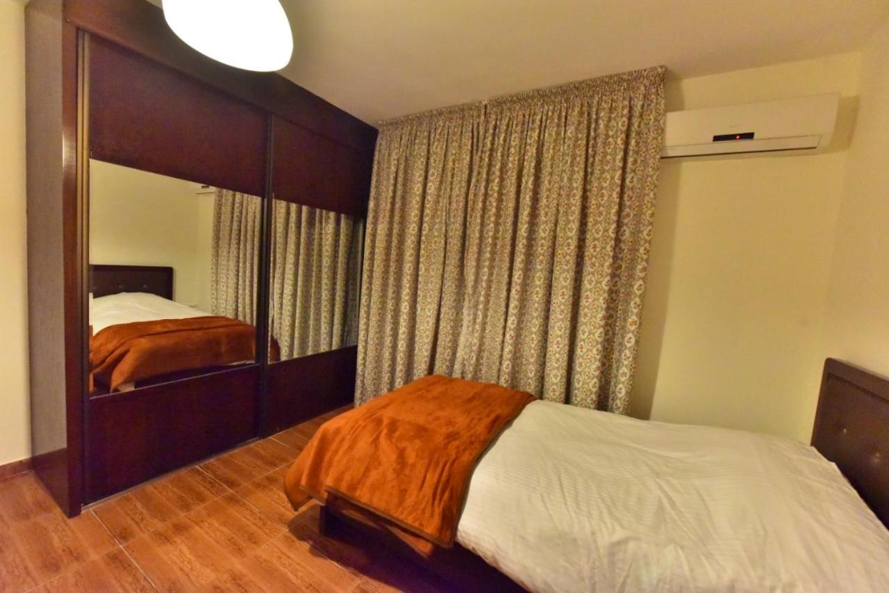 Al Farooq Hotel Apartments Аман Екстериор снимка