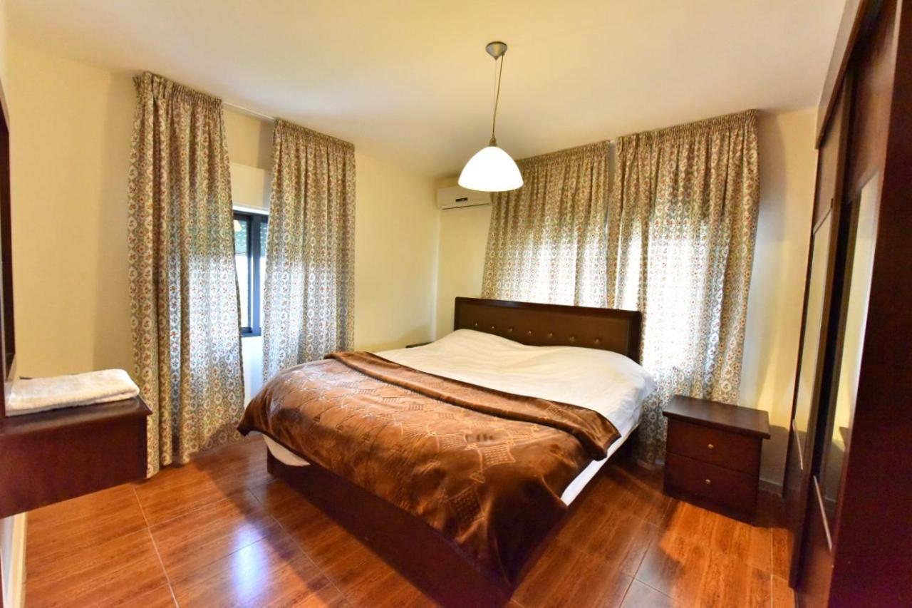 Al Farooq Hotel Apartments Аман Екстериор снимка